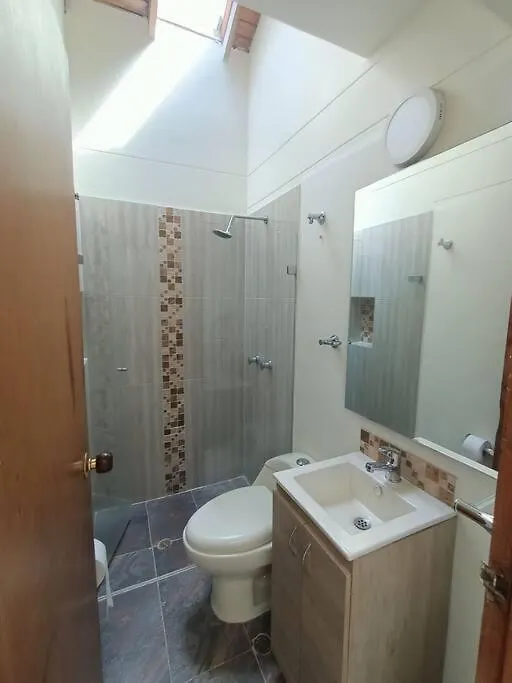 הוילה מדיין La Casa De La Abuela, Poblado